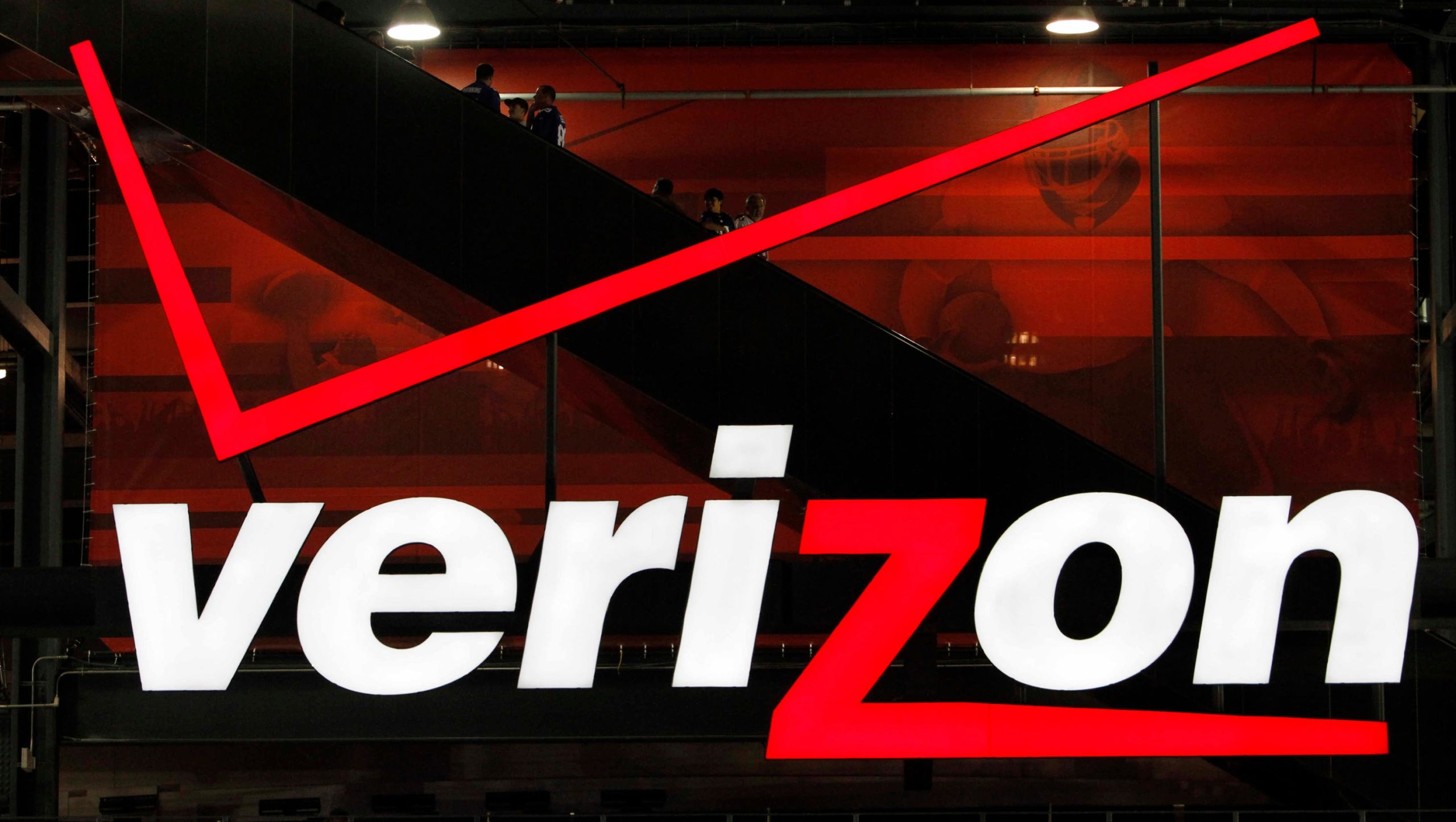 Who made the Verizon logo?